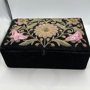 Vintage flower embroidered jewelry box